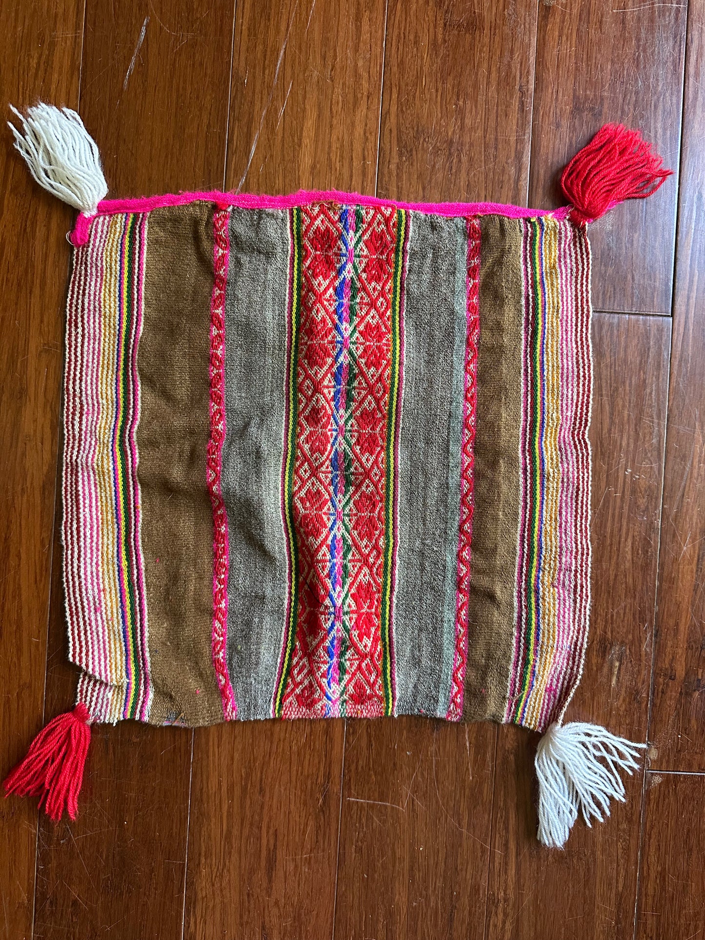 Small Antique Ambassador Mesa Cloth #44